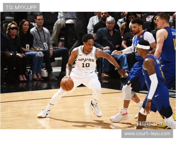 足球鞋磨破见真章 这些球星用破鞋书写传奇故事 足球鞋磨破见真章 这些球星用破鞋书写传奇故事