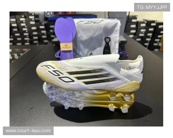 阿迪鞋助力球星驰骋绿茵场从梅西到C罗的足球传奇之路 阿迪鞋助力球星驰骋绿茵场从梅西到C罗的足球传奇之路